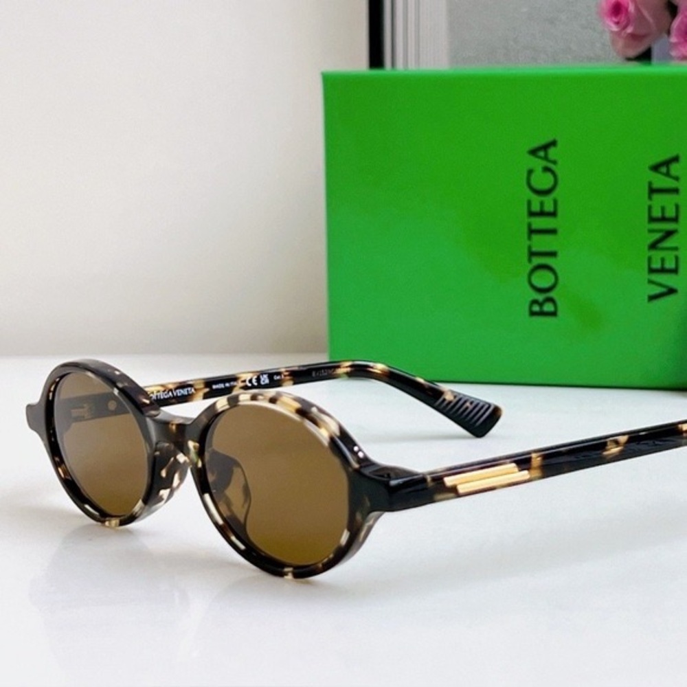 Bottega Veneta Tortoise Shell Round Sunglasses